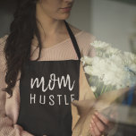 Delantal Mom Hustle | Modern Script Black Mother's Day<br><div class="desc">El personalizado "Mom Hustle",  sencillo y elegante,  cita el diseño de arte en la moderna tipografía minimalista manuscrita en negro,  que puede ser fácilmente personalizado para el regalo perfecto del día de la madre.</div>