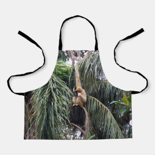 Delantal Mono Gibbon colgando por ahí, niños atrapados