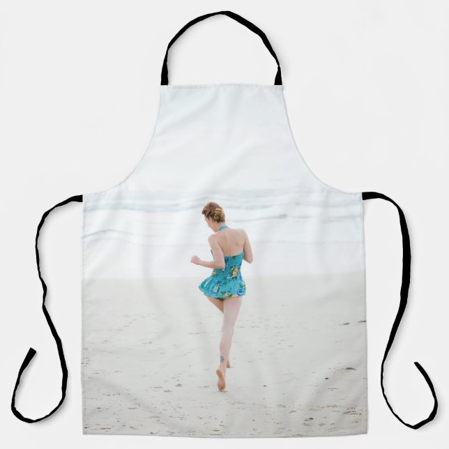 Delantal Mujer caminando cerca de la playa (Anverso)