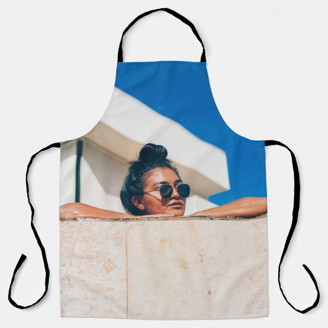 Delantal Mujer con gafas de sol negras (Anverso)