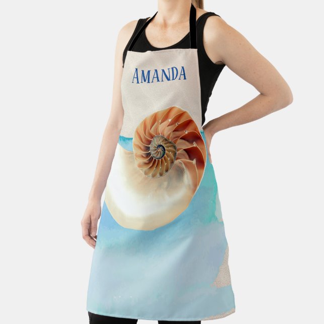Delantal Nautilus Seashell and Sand (in situ)
