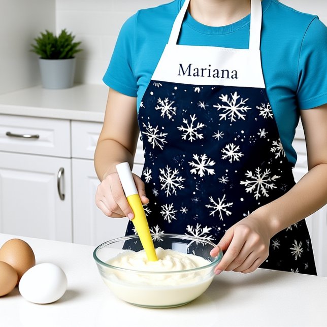 Delantal Navidades de copos de nieve azules de la marina (Personalized Navy Blue Snowflake Christmas Apron)