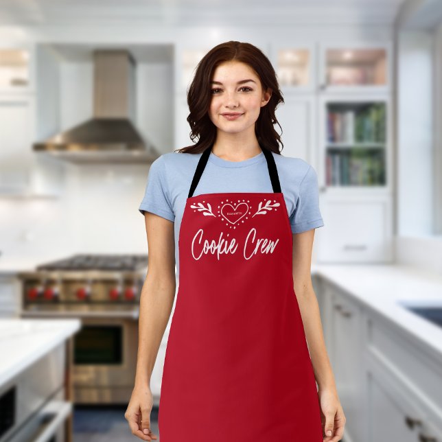 Delantal Navidades rojos del feriado al corazón de la tripu (Holiday Cookie Crew apron with heart design & custom monogram – perfect festive baking gift!)