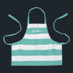 Delantal Niños con franjas Verde azuladas y blancas persona<br><div class="desc">A tu hijo le encantará la artesanía o la ayuda a cocinar en este Apron personalizado de franjas Verde azuladas y blancas. Este moderno diseño tiene amplias rayas horizontales en el delantal de toda la impresión y su nombre está escrito en blanco y llamativo en la parte superior. HAGA CLIC...</div>