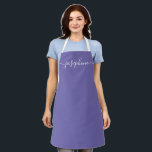 Delantal Nombre de guión elegante personalizado violet adul<br><div class="desc">Eleva tu próximo evento, ya sea un taller botánico suculento o una clase de cocina, con el Apron Adulto Violeta de Elegante Guión Personalizado. Estos impresionantes delantales, a una hermosa sombra de violeta, dejarán una impresión duradera a los clientes y les harán sentirse realmente especiales. El punto culminante de estos...</div>