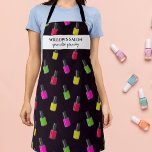 Delantal Nombre del spa de salón del patrón polaco de Nail<br><div class="desc">Espectro divertido con un patrón de botellas de esmalte de uñas y dos líneas de texto personalizado. Añade un nombre de spa o salón, el nombre del estilista de uñas o borra el texto y el rectángulo y simplemente usa el patrón. Perfecto para fiestas de spa, estilistas de cabello, eventos...</div>
