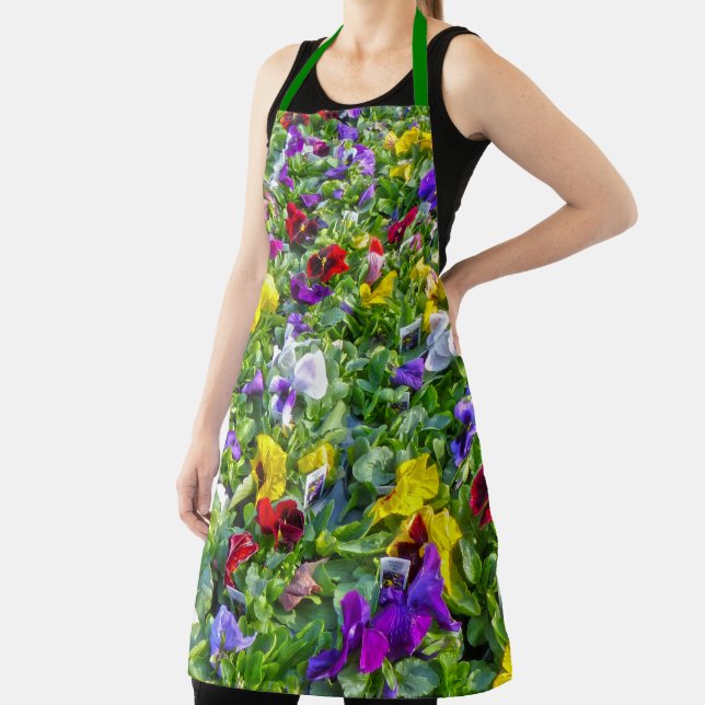 Delantal Pansies Apron (in situ)