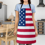 Delantal Patriótico Estados Unidos Bandera Americana Estrel<br><div class="desc">Muestra tu orgullo americano o dale un regalo especial con este delantal de la bandera estadounidense en un moderno diseño azul rojo. Este diseño de delantal bbq de la bandera de los estados unidos con estrellas y rayas en blanco y azul rojo es perfecto para el cuarto de julio de...</div>