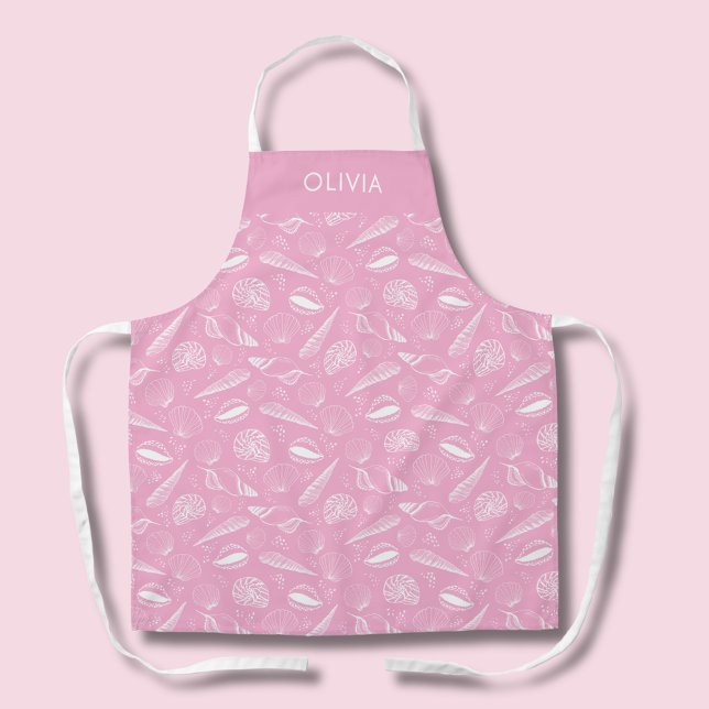 Delantal Patrón costero rosa de las conchas marinas (Pink seashell coastal chic personalized kitchen apron.  Matching homeware available.)