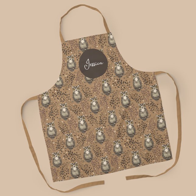 Delantal Patrón de bosques ilustrado de lechuza marrón (Woodland Owl Pattern with Name Apron)