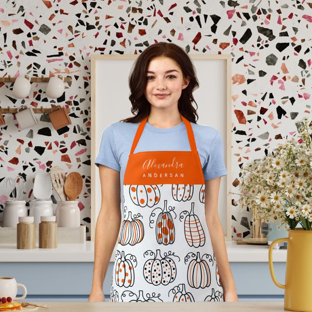 Delantal Patrón de calabaza moderno personalizado (Orange Pumpkin Pattern Script Name Chef Monogram Apron)