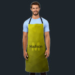 Delantal Patrón de malla geométrica oscura amarilla Monogra<br><div class="desc">Monograma Personalice con su personalizado inicial y su nombre. Diseño moderno de malla geométrica de gradiente oscuro amarillo dorado. Malla geométrica de triángulo con gradiente oscuro amarillo oscuro claro dorado.</div>