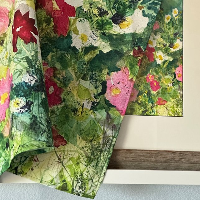 Delantal Patrón floral de acuarela de primavera (Apron photographed next to the painting which was the inspiration for the product)