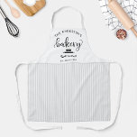 Delantal Personalizado, panadería Caserío de franjas blanca<br><div class="desc">Haz que este bonito delantal sea tu propio agregando tu propio texto en el área superior e inferior. Diseño con magnífico guión de "Panadería" en caligrafía escrita a mano, bigote decorativo de huevos y alfiler y patrón de rayas blancas y grises en el medio y el fondo. ¡Gran idea de...</div>