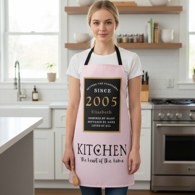 Delantal Personalized 21st Birthday Cook Chef Baker Pink (2005 pink birthday apron worn in a kitchen)