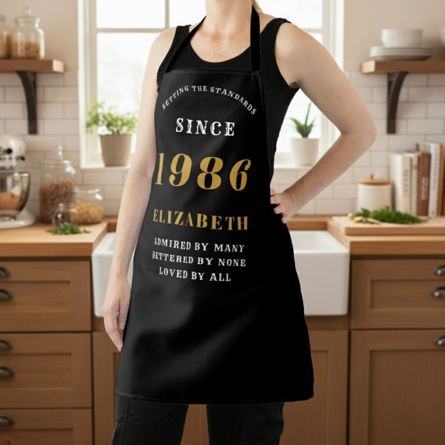 Delantal Personalized 40th Birthday 1986 Black & Gold (1986 Apron worn in a kitchen)
