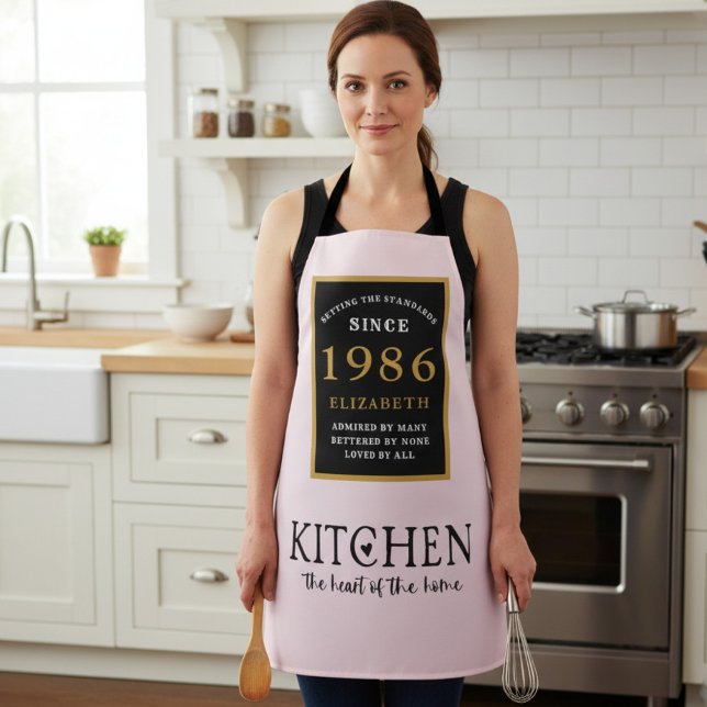 Delantal Personalized 40th Birthday Cook Chef Baker Pink (1985 birthday apron worn in kitchen)