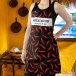 Delantal Pimientos de chile rojo, chef Personalizado de coc<br><div class="desc">Un delantal divertido con chiles rojos y dos líneas de texto personalizado. Añade el nombre de una persona, el nombre de tu Abuela, el nombre de tu restaurante, café o camioneta de comida o borra el texto y el rectángulo y simplemente usa el patrón. Perfecto para chefs en ciernes, fiestas...</div>