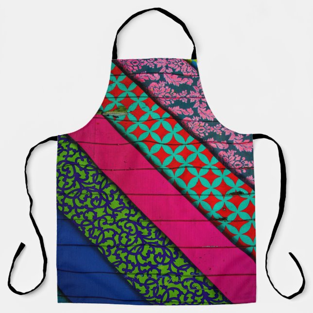 Delantal Prendas rojas y verdes (Anverso)