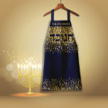 Delantal Purpurina de oro Hebreo Hanukkah Encender la noche<br><div class="desc">Nuestro Hanukkah Hebreo iluminar El Apron Oro Nocturno/Purpurina de la Marina hará sonreír al personal de la cocina! Faux Gold purpurina en el fondo de la marina es el telón de fondo perfecto para este mensaje festivo de Hanukkah. Incluye la palabra hebrea "CHANUKAH" . Puede hacer que esta plataforma sea...</div>