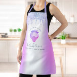 Delantal Purpurina morado gotea dulces de confitería de fre<br><div class="desc">Aquí hay una forma maravillosa de añadir a la diversión de la cocción, así como de seguir promocionando su negocio. Añada un poco más de brillo a sus aventuras culinarias cuando use este elegante, sofisticado, sencillo y moderno delantal. Una fresa brillante, morada y goteo de purpurinas, junto con la tipografía...</div>