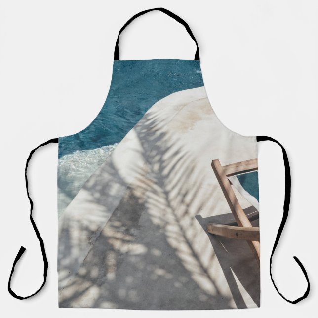 Delantal Salto de madera marrón cerca del cuerpo del agua (Anverso)