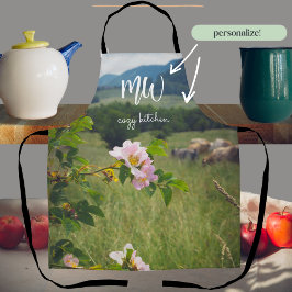 Delantal Tranquilo paisaje rural con rosas salvajes