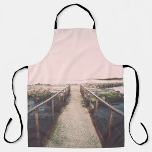 Delantal Viejo puente con rieles metalizado oxidados cerca 