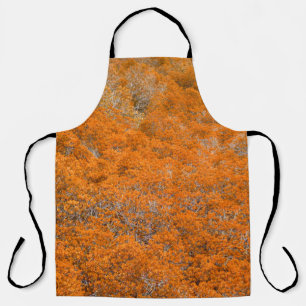 Delantal Vista de bosque naranja. Fondo de hoja naranja. Ot