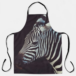 DELANTAL ZEBRA EN PRINCIPIOS DE ENFOQUE EN ESCASOS