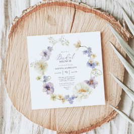 Delicada invitación a las flores silvestres morada