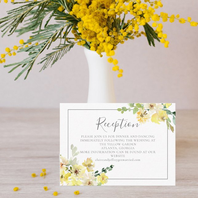 Delicada recepción de bodas de verano con flores a (Subido por el creador)