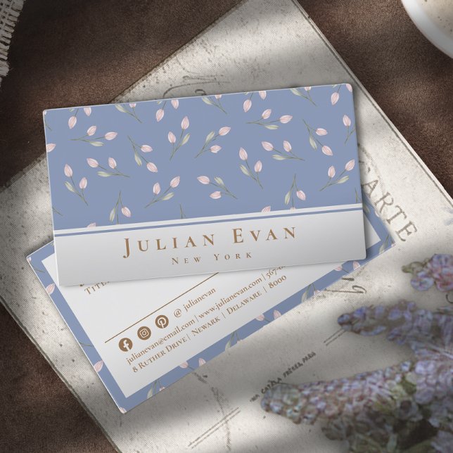 Delicada tarjeta de visita Floral Dusty Blue (Subido por el creador)