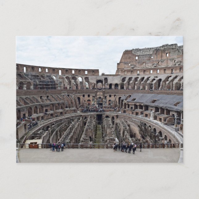 Dentro de la postal romana del Colosseo (Anverso)