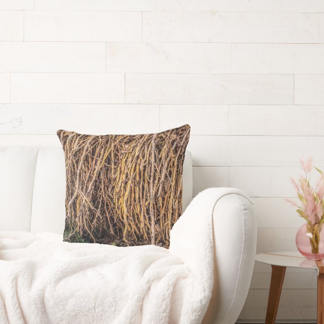 Desarraigado 5 en un Cojín decorativo de serie (Sofá)