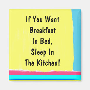 Desayuno en imán de la cama