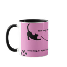 descansa con una taza mágica