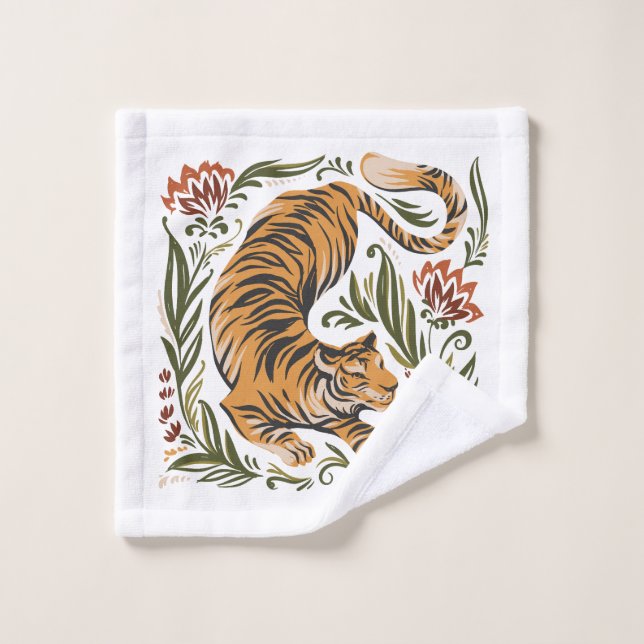 detailed tiger surrounded by floral decorations (Toallita)