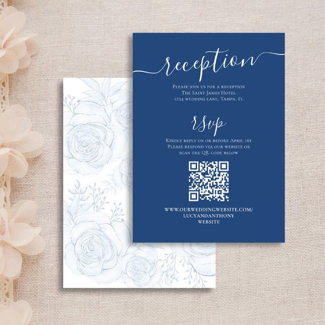 Detalles de la recepción floral azul de QR Code RS (Wedding Reception and RSVP enclosure card with a Scannable QR Code. )
