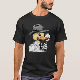 Detective de pato con lápiz en camiseta blanca