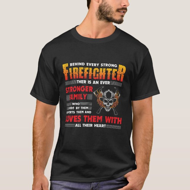 Detrás de cada camiseta fuerte del bombero (Anverso)