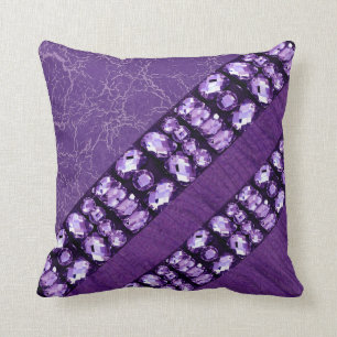 Diamante de imitación púrpura y almohada