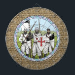 Diana Caballeros templarios medievales<br><div class="desc">Tres caballeros templarios vestidos de correo están listos para defender peregrinos a Outremer (los Estados Cruzados medievales en el Medio Oriente) en esta obra original de Richard H. Fay.</div>