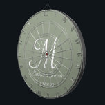 Diana Elegante Sage Green & White Monograma Nombre inici<br><div class="desc">Elegante Sage Monograma Verde y Blanco Nombre inicial Personalizado Dart Board</div>