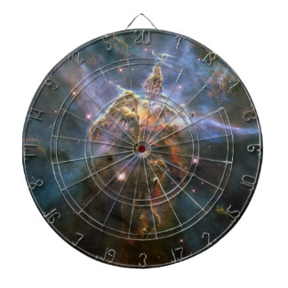 Diana Montaña mística en el espacio hubble de la nebulos