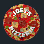 Diana Novedad personalizado pepperoni pizzería diseño de<br><div class="desc">Novedad personalizado pepperoni pizza dartboard juego. Gracioso diseño de dardos temáticos de comida rápida con nombre personalizado. Decoración en la pared de Guay para hombres de verdad cueva, pizzería, restaurante italiano, bar, pub, dormitorio, dormitorio, cocina, comedor, café, oficina, tienda, tienda, negocios, empresa, etc. Personalizable con apellido o cita humorística. Impresionante...</div>