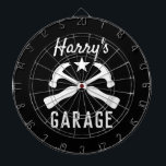 Diana Personalizado varly garaje de coches o mancave dar<br><div class="desc">Personalizado varly garaje de coches o regalo de mancave dart board. Diseño de herramientas de martillo Guay con nombre personalizado y color de fondo. Navidades o idea de regalo de cumpleaños para marido, papá, novio, abuelo, jefe, coworker, carpintero, obrero de la construcción, constructor, niño, niños, etc. Decoración de moda del...</div>