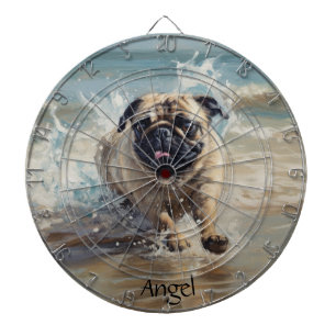 Diana Pug feliz en el personalizable de la playa