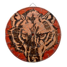 Wolf Head en Red Dartboard