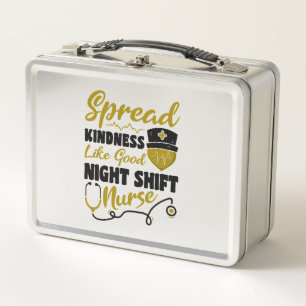 Difundir amabilidad como enfermera de turno de noc